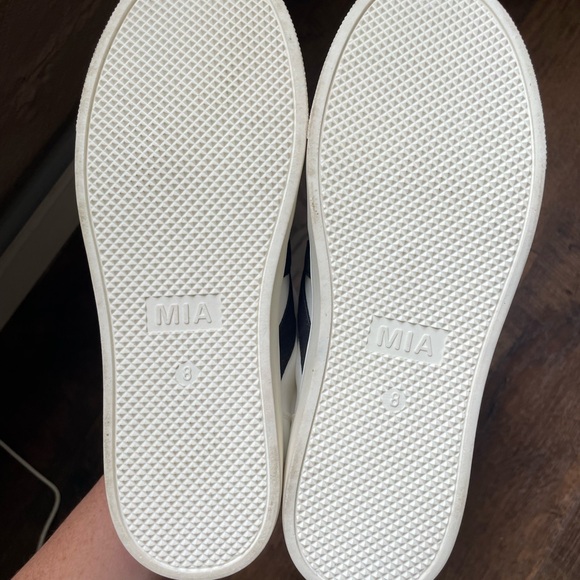 MIA White and Black Women's Sneakers - Picture 4 of 4